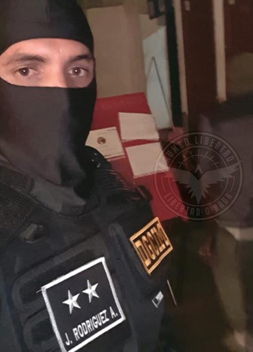 📸| El 1° Teniente del ejército, José Rodríguez Araña, nos envía imágenes capturadas durante la operación Aurora en Santa Elena. 

El ímpetu y la determinación de los que aman a Venezuela servirán para lograr su Libertad.

#LibertariosPorSiempre