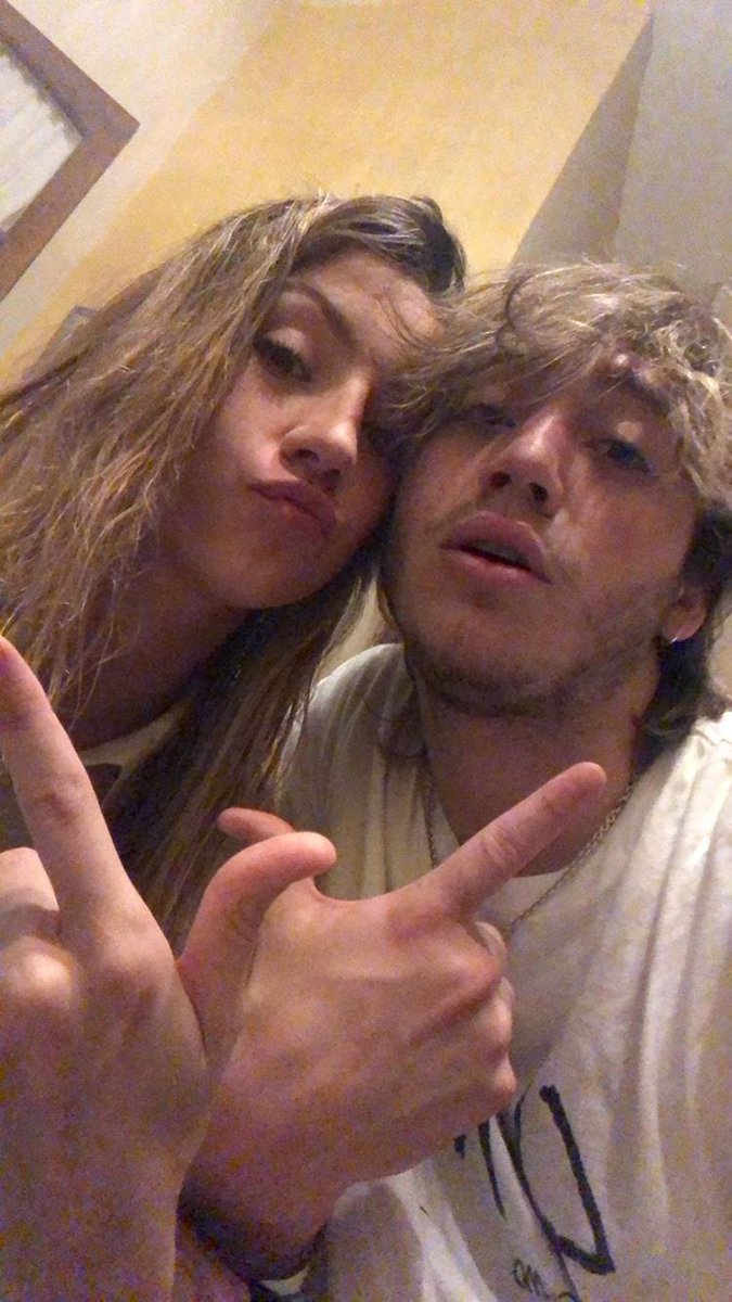 wosxlondra_'s tweet photo. Este año paulo hizo algo muy importante y especial para mi, hizo pública su relecon rocío así sin importar le nada y me encanta ahre #PL2019 @DinamicasLondra https://t.co/7LYuwD2AOQ