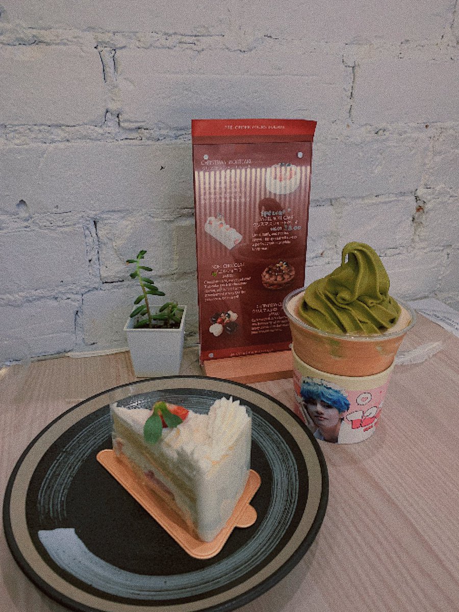 ayekth's tweet photo. last cafe event to celebrate our taehyungโs bday! had a blast today despite the nasty weather ๐๐ฅบ๐๐ฅบ#TaeInThe6IX #HappyVDay #HappyBirthdayTaehyung #BornToVLoved @loveaffection_V @BTS_twt https://t.co/1BX8WERRER