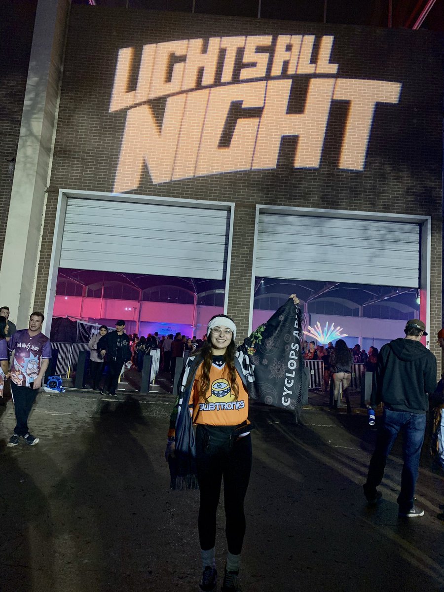 Breannne_'s tweet image. Last night was perfect 💫 @Subtronics @LightsAllNight #CyclopsArmy 🧡💛💚❤️