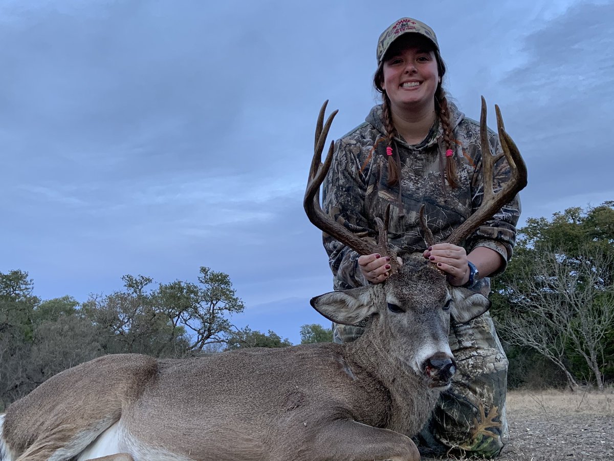 sadie__pacheco's tweet photo. Since this was an early grad present I guess I have to graduate now 🦌 #13point #154and1/8 #BigDoeToo https://t.co/bHfNZbcff4