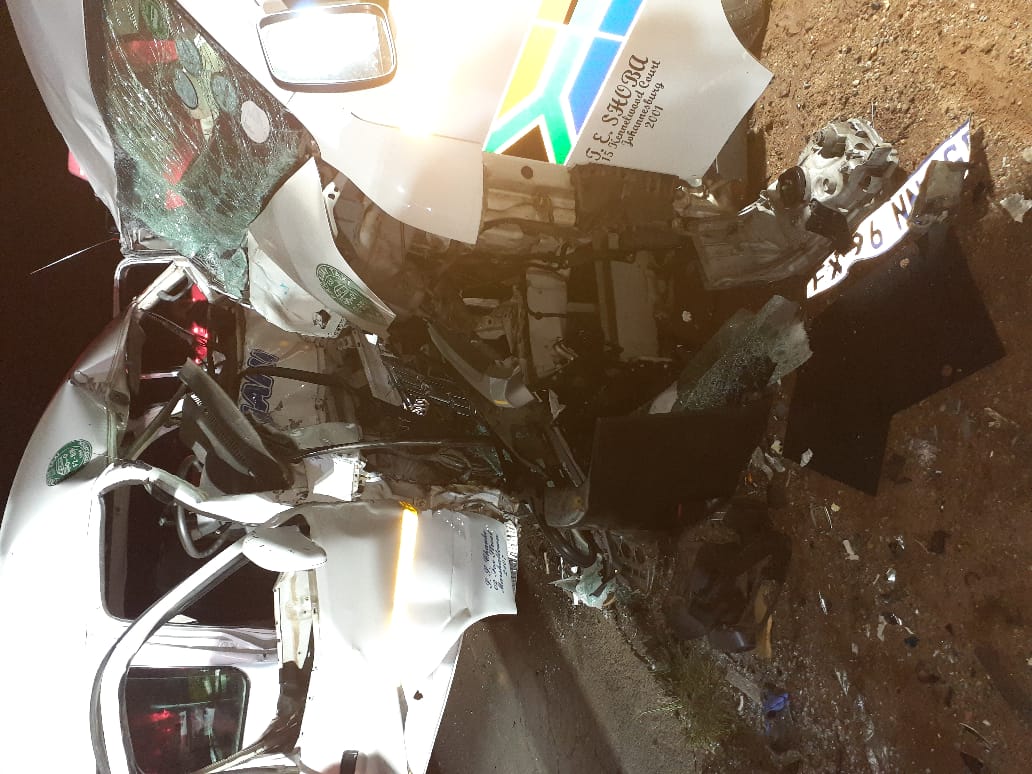 EMER_G_MED's tweet photo. 《Honeydew》#RV10, #RV06, #A01, #A09 &amp; #A23 responded to a Head-on collision involving two taxi.’s  Numerous patients with injuries ranging from moderate to severe were transported to hospital for further care@_ArriveAlive @GTP_Traffstats @EWNTraffic #whensecondscount https://t.co/LngloRsDMI