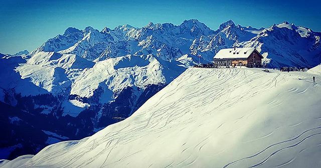 blaisecham62's tweet photo. Superbe paysage depuis la Cabanne sur le massif du mont-blanc..
Amazing view on the mont-blanc range from the montfort mountain hut
.
.
.
.
.
.
.
.
.
.
.
.
#suisse 🇨🇭
#alpes
#amazing
#skiing
#valais https://t.co/xBF0rMePkS https://t.co/v0QPZB9uuh