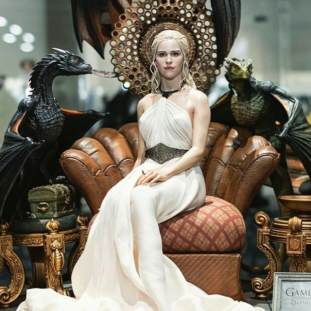 Foreign_Planets's tweet photo. Blitzway in association with Prime 1 Studio present the Daenerys Quarter Scale Figure from the hit show Game of Thrones. Amazing detail. #quarterscale #got #motherofdragons #instacool https://t.co/mUinGFrPfc https://t.co/zkLLOkYosy