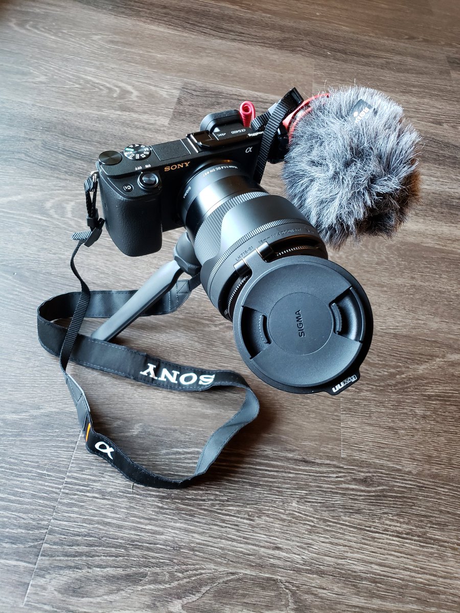 olacokers's tweet photo. My full gear, let me go do some #photography and #vlogging today..

Sony a6400 Camera
Sigma 16mm F1.4 Lens
Rodeo microphone 
JJC Mini tripod 
Gobe (6 stops) ND Filter https://t.co/dTsXd1CbOz