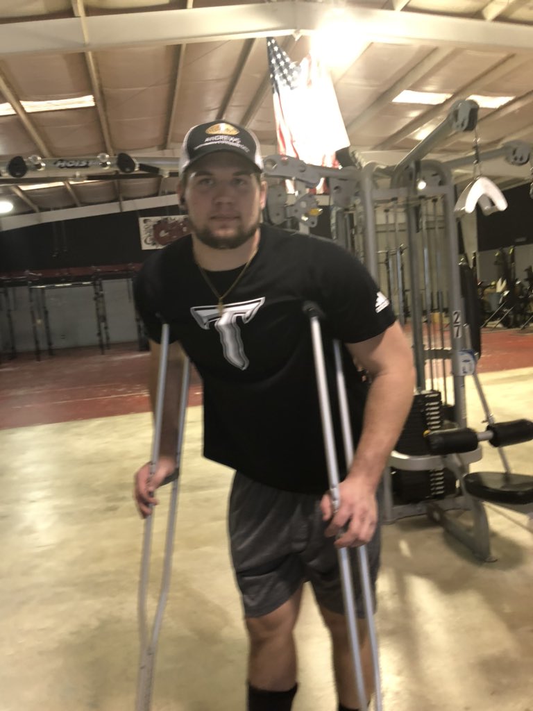Yep he does workout 2 weeks post surg and 3 days after getting his cast on . #NoOffDays #EarnIt