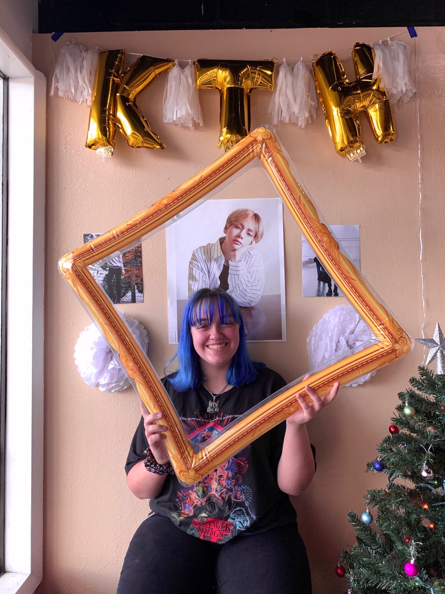 bIudbunny's tweet photo. thank you so much @motstae  for another wonderful cupsleeve event!! i had so much fun !! @BTS_twt @yoonkistoes @taesloserr  #BeautifulStoryKTH #HappyBirthdayTaehyung #TaehyungDay https://t.co/BV024bLswK