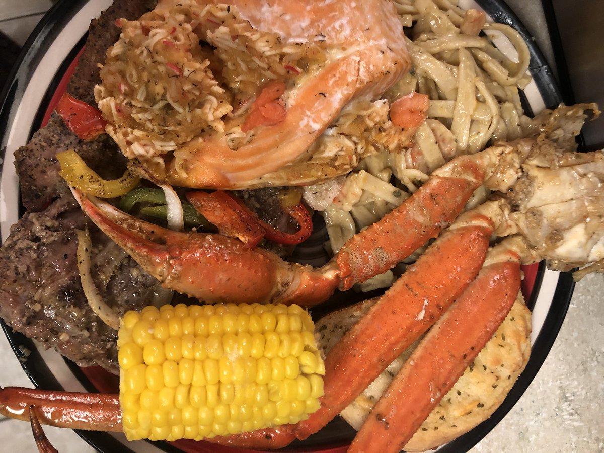 ChappleLucretia's tweet photo. My Kings Birthday Dinner 🤪 https://t.co/M11DcZ9Cea