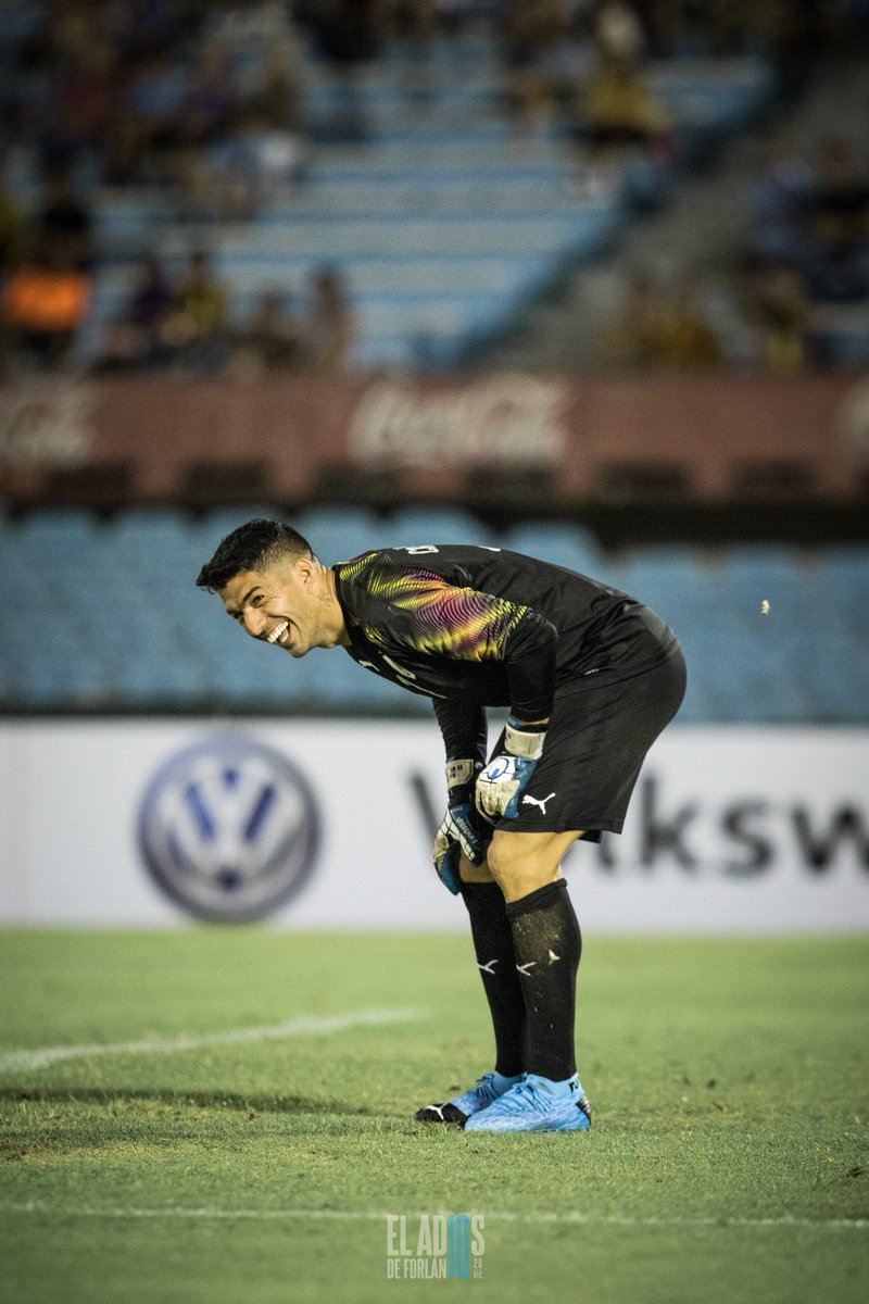 🧤Vos tranquilo <a href="/1_Muslera_25/">Fernando Muslera</a>, <a href="/LuisSuarez9/">Luis Suárez</a> te cuida