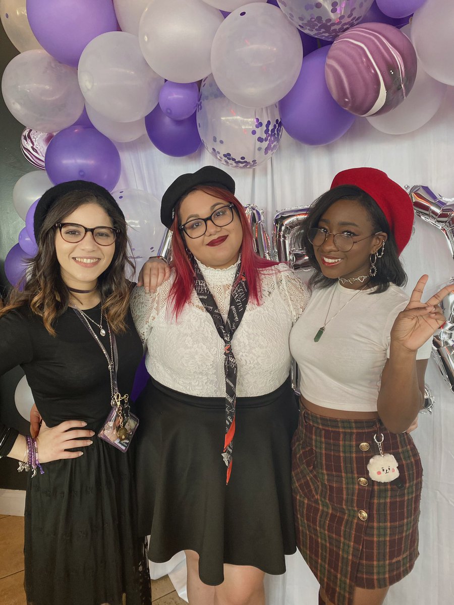 starkbrite's tweet photo. No one is going it like us โ๐ผI love seeing you both every time, hereโs to many more events and hopefully adventures ๐๐๐
@sarangtae_pins @SerendipityPar1 #vantaebnORL #HappyVDay #HappyTaehyungDay https://t.co/Ot2KsXC5uk