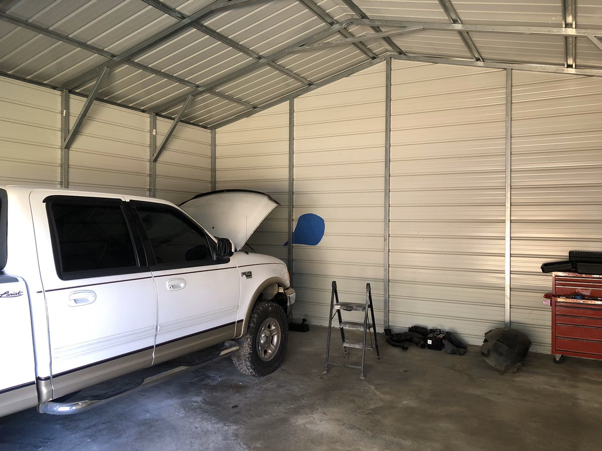 78speedshopsc's tweet photo. Just because we prefer classics, doesn’t mean we can’t do modern. https://t.co/XihoOfH956