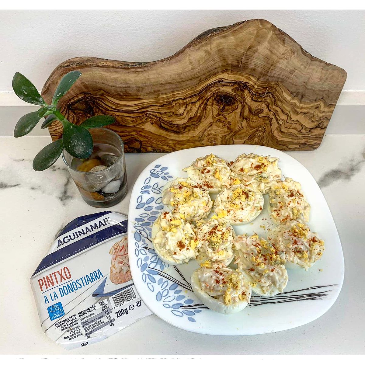 Huevos rellenos elaborados con productos de <a href="/aguinamar_es/">Aguinamar</a> #LaMarDeBuenoLaMarDeFacil