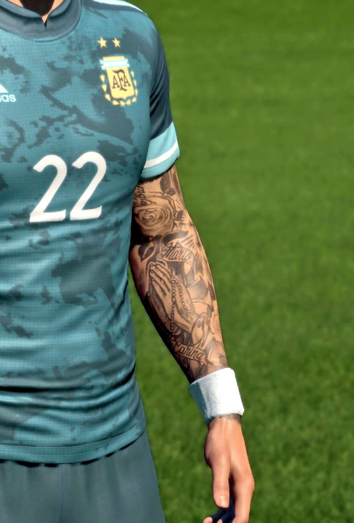 Nao こちらの画像はラウタロ マルティネスのpc版modです やっぱり腕にタトゥーが入るだけでリアル感が全然違いますよね Fifaは首周りのタトゥーは結構入っていますが 腕などのボディタトゥーはかなり少ないので そちらのスキャンも増やしてほしい