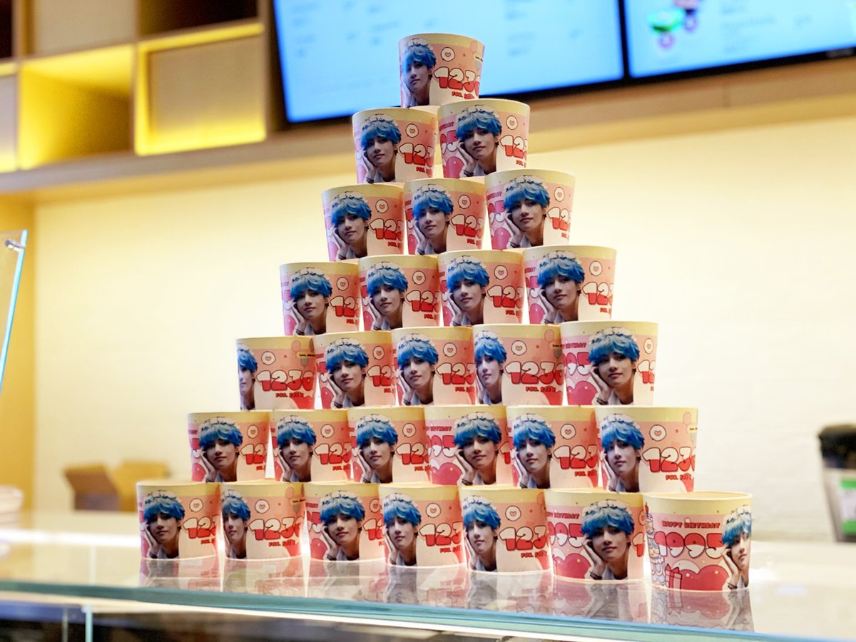 deniseeatsfood's tweet photo. Went to the BTS Taehyung birthday cafe event at Bloom Cafe this morning, and it was beautiful! Thank you to @kthinheaven, @taesvly, and @loveaffection_V for making this event possible! HAPPY TAE DAY! ๐๐ฅฐ #TaeInThe6ix https://t.co/P1WS3DmVCg
