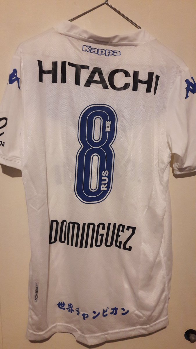 velezgigante's tweet photo. Antes de irse a Italia para jugar en Bologna, Nico Domínguez nos entregó otra camiseta para sortear entre nuestrxs seguidorxs.

¿Cómo hacer para participar?
- Seguirnos en Twitter y dar RT al sorteo.

- Tendrán triple chance si nos siguen en YouTube: https://t.co/IuRksGltaN https://t.co/qrdjaOtyeb