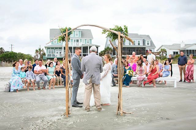 ChsBeachWedding's tweet photo. Whether you’re looking for a large congregation or an intimate ceremony, we’ve got you covered! Check out our website for more details, link in bio. https://t.co/VULUmRDcyW