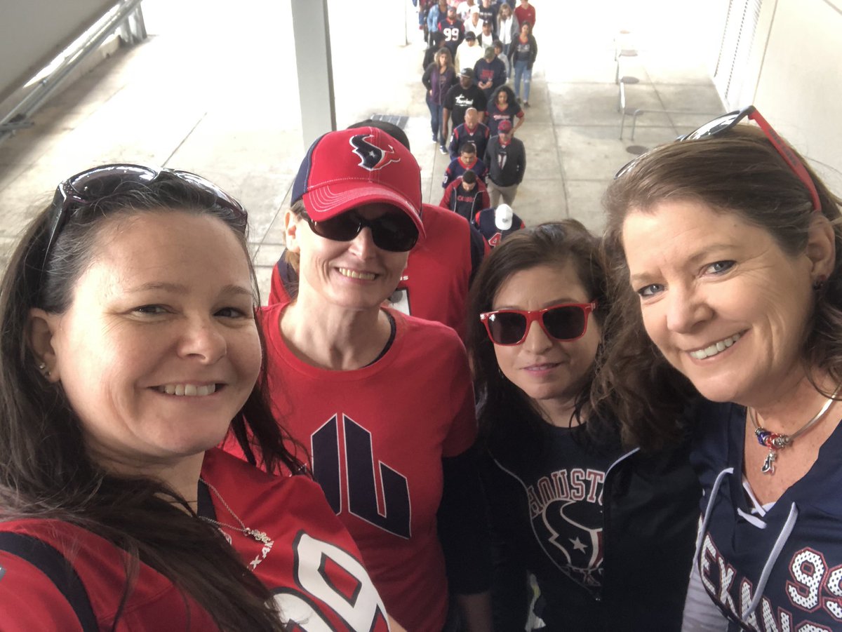 purpleroses079's tweet photo. #texansgameday https://t.co/XLteYghUcB