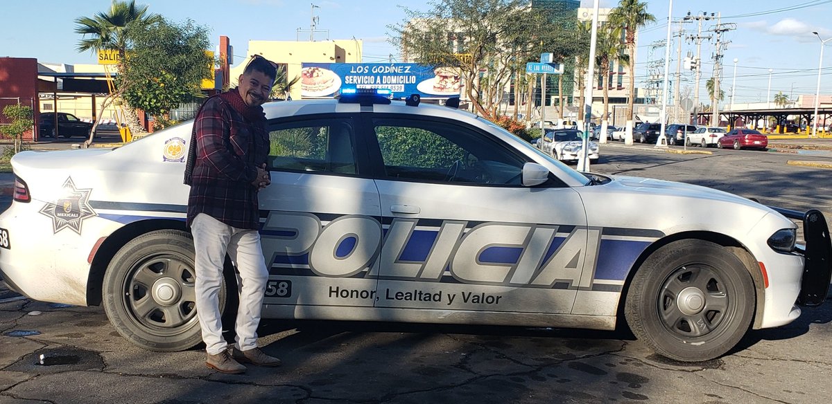 alexmsalazar's tweet photo. @CoopLori @jc__money Here in Mexicali with an emphasis on Tijuana supposedly the most dangerous city in the world taking the gospel of the @WoundedBlueDoc n #Copshock. They don't know what PTSD is. I have been sharing my LAPD experience and 🤮 sickness. I hope to make a little difference. God willing https://t.co/fQ4mIluXnr