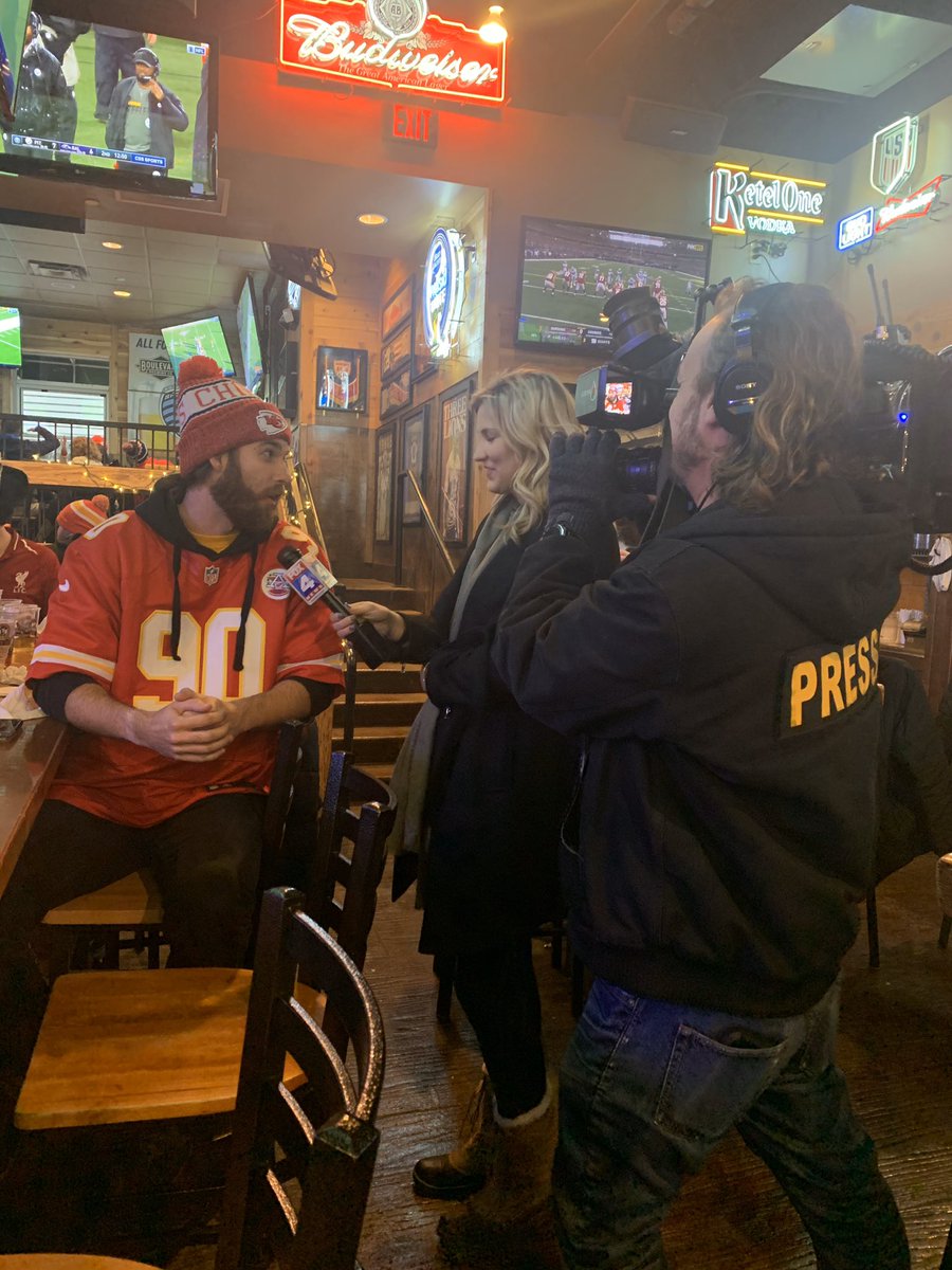 garrettvdl's tweet photo. @EmanOgbah Missed my opportunity to wish you a speedy recovery on @fox4kc but we’re out here rooting for you! Go pokes! https://t.co/hjCbMYUHdO