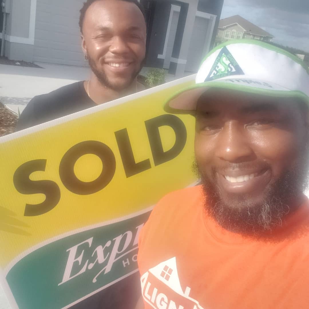 coach_Jo_Davis's tweet photo. A great Sunday afternoon to help my buyer purchase his new Townhome for one of his New Year Resolution's. 

Come see Coach Jo for all your Real Estate needs.

#sharethis #comeSeeCoach #coachjo #alignrightriverview https://t.co/pJQaA5kRVv