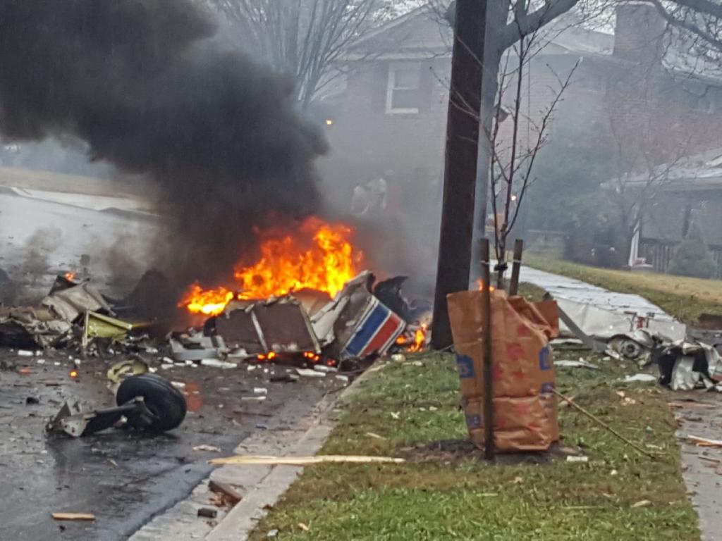 DivineCNT's tweet photo. Small plane crashed into home on my street - Chestnut Ave. Lanham MD https://t.co/85Y8Ep8tqh