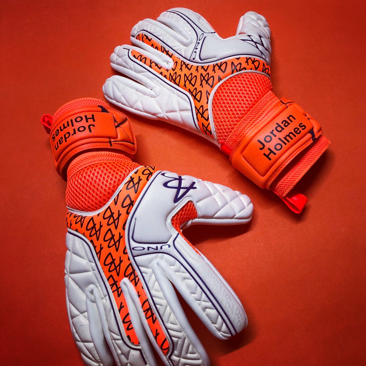 New gloves for <a href="/JordanHolmes97/">Jordan Holmes</a> all set for Thailand for the Asian U23 Cup