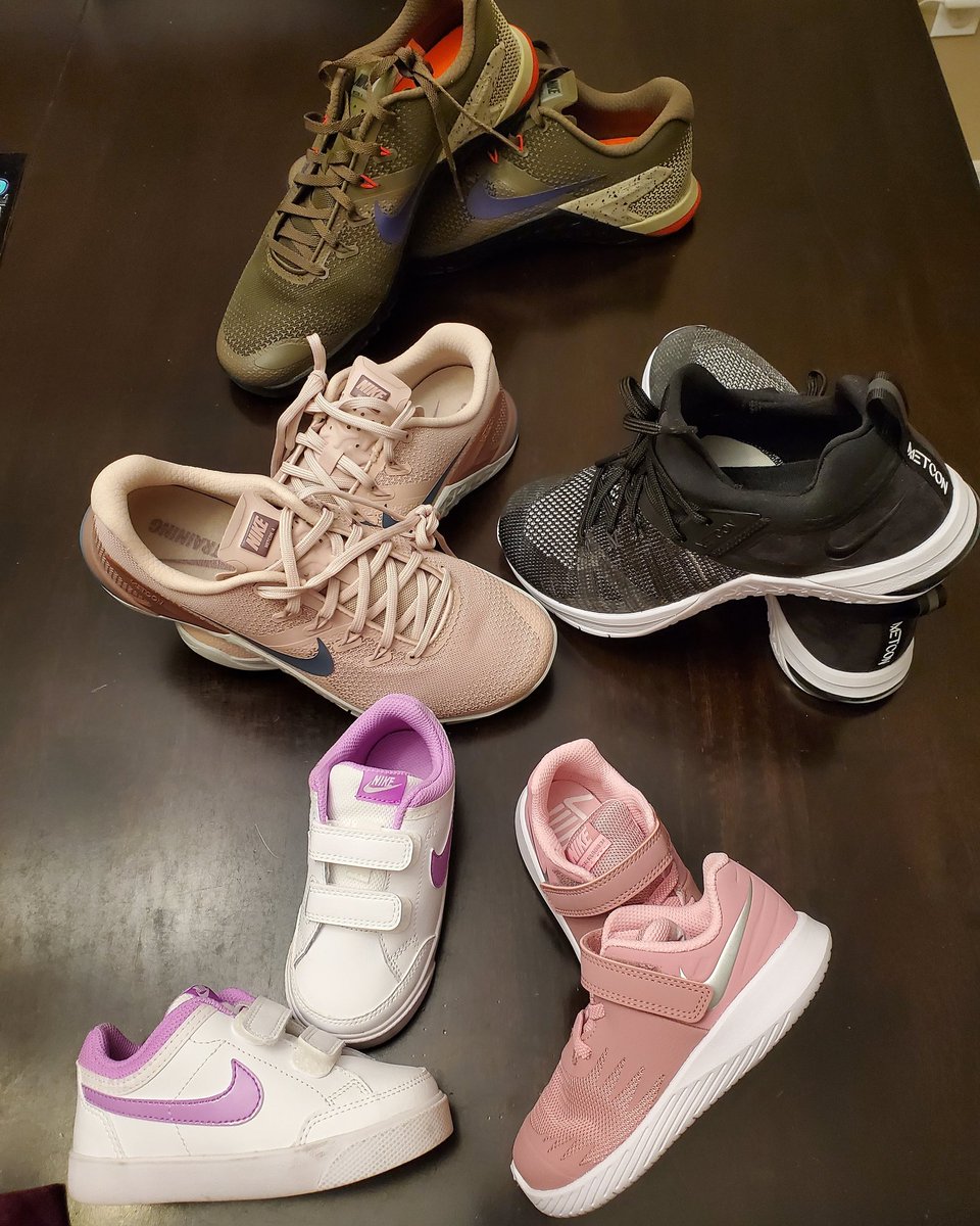 Jberk22xo's tweet photo. That moment when you realize you may or may not be addicted to shoes 🤷♀️ at least dad got a new pair of gym shoes too 😂😂.
#sneakers #shoes #nike #metcons #metconsformoms #nikes #familyshoes #sneakerjunkie #sneakeraddict https://t.co/5f6b95IXsV