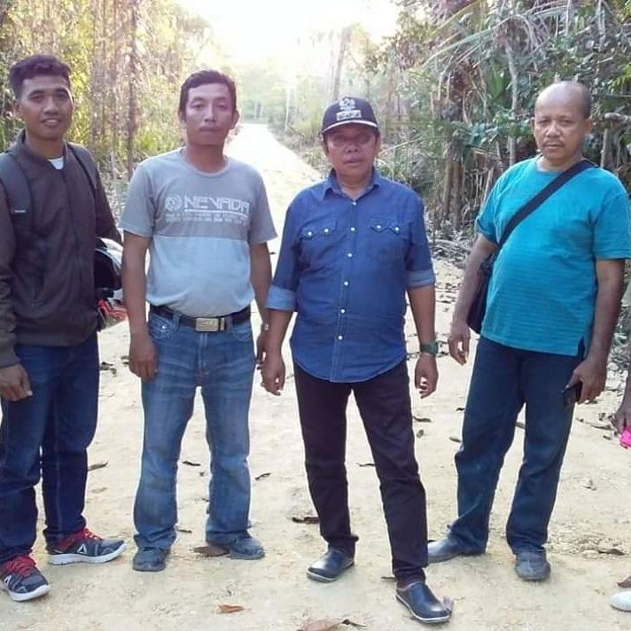 muliadi_irham's tweet photo. Sinergitas P3MD dan pihak Pemerintah kecamatan dalam pengawasan penyaluran dana desa
#pengendaliandanadesa
#Butonutara
#kec.Bonegunu
#Desalaanoipi
#pembukaanjalantani
#sultrahebat
@jokowi
@halimiskandarnu
@ttpikemendes
@brewokewako
@MasirudinButur
@isi_ishak00 https://t.co/gPM2Q84BiE