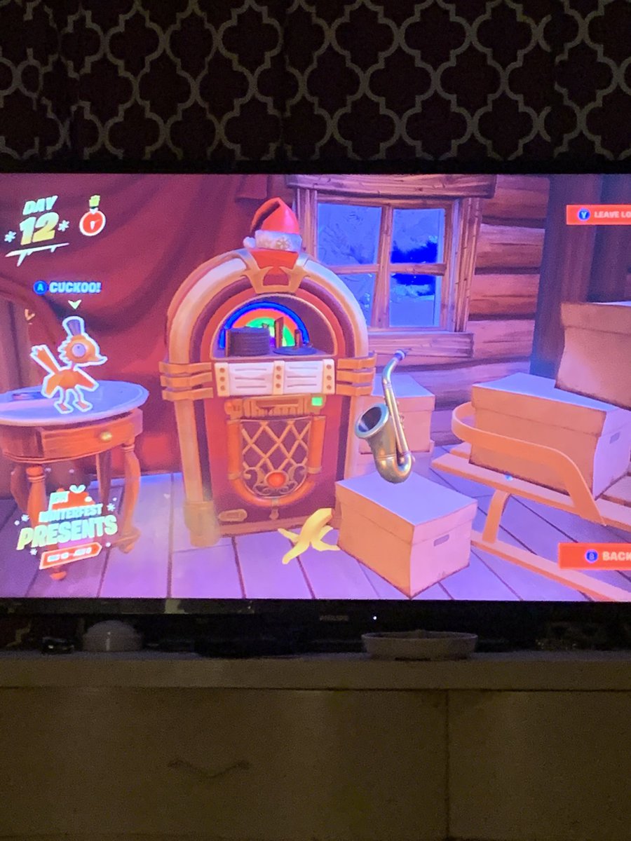 Bakkacat's tweet image. Time for ask the internet! In #FortniteWinterfest lodge, is there anything special about this section yet? I’m thinking NYE there might be but can’t figure it out yet.  #fortnite #gamerquestions #fortnitequestions