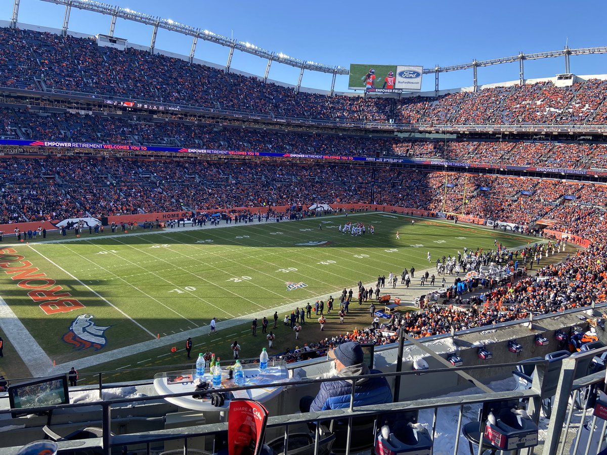 edders2012's tweet photo. Go Broncos! @BroncosUK #nfluk @DenBroncos_Hub #firstUSgame! https://t.co/ao5kZ0TvkL