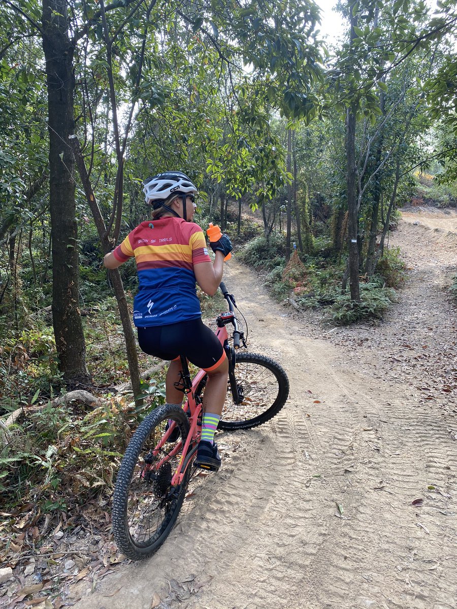 nudo_cc's tweet photo. Smashing the trails in Hong Kong https://t.co/O2Ocqxutlk