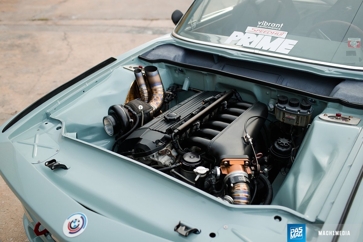 PASMAG's tweet image. Fully built from the ground up, and sporting a big top-mount #PrecisionTurbo 62/66 turbocharger with an OCD Works T51R mod, it’s immediately apparent that this power plant is no joke. bit.ly/2Q5buDB #pasmag #bmw #s52 #schmuckbuilt #vacmotorsports #jepistons #rktunes