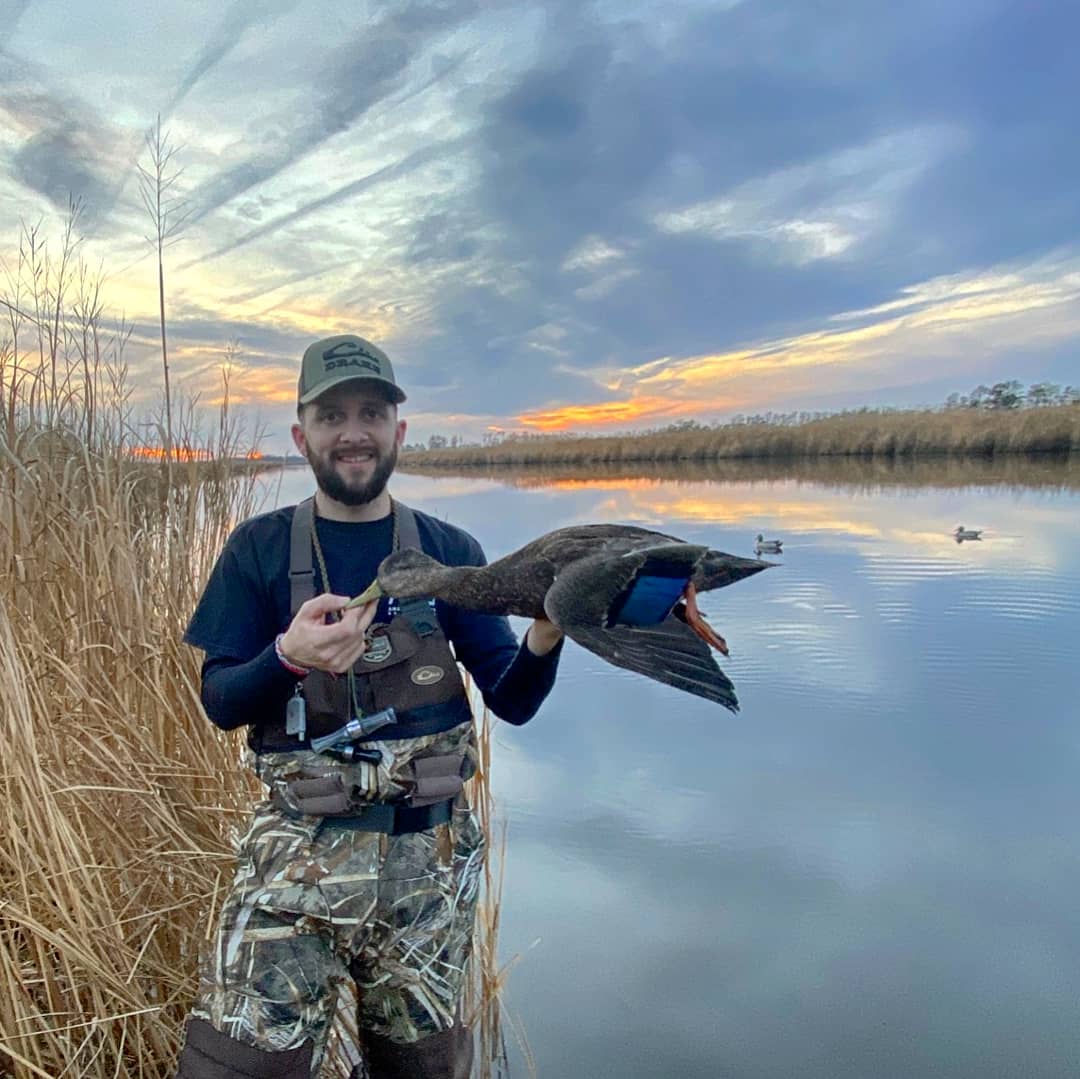 Bowhunter_MD's tweet photo. Good time on the marsh with family and friends! 
@drakewaterfowl @retayarms @Realtree #ducks #duckhunting #alwaysinseason #howdoyouhunt #drakewaterfowl #retayarms #pullit 
#blackduck #kentfasteel #maryland https://t.co/SUfMagJlNe