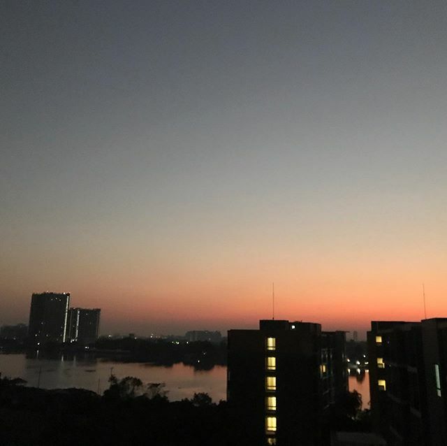 tri333's tweet photo. แสงตะวันขึ้นขอบฟ้า แม่น้ำเจ้าพระยา นนทบุรี วันนี้ทำวัตรเช้าสอนใจ ให้จิตใจเข้มแข็ง เผชิญความเปลี่ยนแปลงในชีวิตที่เหมือนคลื่นกระทบฝั่ง จันทร์ 30 ธันวาคม 2562 #นนทบุรี #ประเทศไทย #social4pr https://t.co/XhZlbweAK6 https://t.co/k72rnnduk7