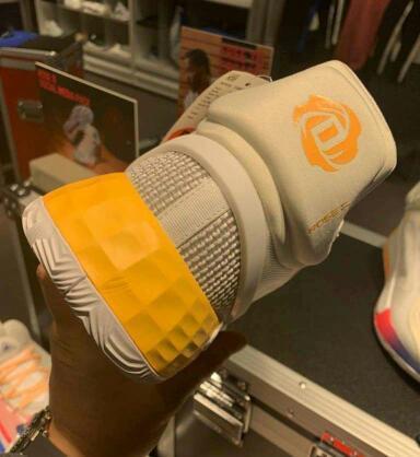 ASneakers11's tweet photo. One of the shoes Iam really hyped for is by #adidas 
The #drose11 ..video made, channel link in bio
#droseshoe #basketball #basketballshoes #adidasbasketball #derrickrose #nba #nbasneakers #nbakicks #sneakers #sneaker #shoes #Drose #derrickrose1 #droseadidas #adizero https://t.co/C2ayr9HhQg