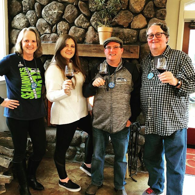 Big game tonight! Our Seahawk club members are representing! #winecountrytailgating #seahawks #niners #winecountry #cellarclub #wewontpicksides #jeffreymayolovestheraiders ift.tt/2SECiwe