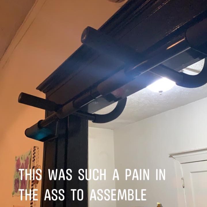 MiloJ0e's tweet photo. So I decided to treat myself to a pull up bar since I found out I could do one at work. I couldn’t even do one prior to UPS. I did 3 sets of 5 reps. Benefits of lifting heavy things for a living.
#Loader #Teamster #PackageHandler #BlueCollarAF https://t.co/sVWZlMEcbR