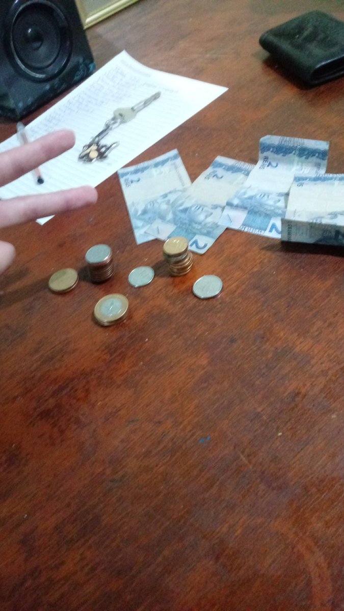 joaovicente34's tweet photo. Garantindo a grana pra virada kkkkk Éusguri rolezeiro @KakahAlbert2 https://t.co/yjnNW4xmEw