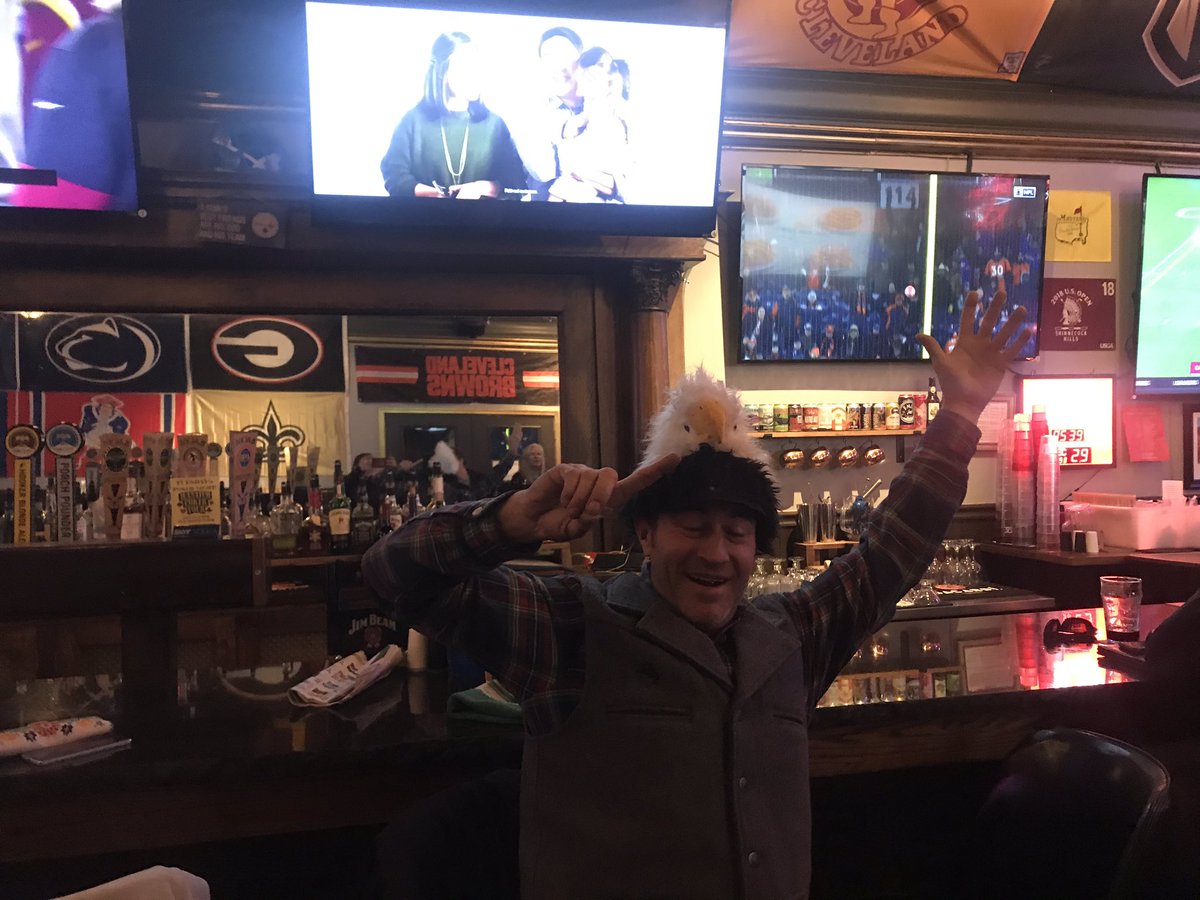 utahirv's tweet photo. #EaglesvsGiants Yes baby ! #Playoffs https://t.co/QxD2dy4V7E