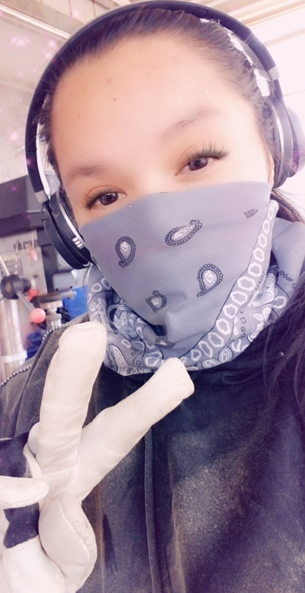 MsDjHoodie's tweet photo. This. Is. A. Tragedy. BUT, I'm going to fix it. I've had this happen in the past, and I'm very much relieved that this happened at the bottom of the shelf. You won't see a difference 🤞🏻
#Woodworking #Woodwork #WorkInProgress #FixingTheProblem #WoodworkingProblems ♡ https://t.co/WmJqqtjAh8