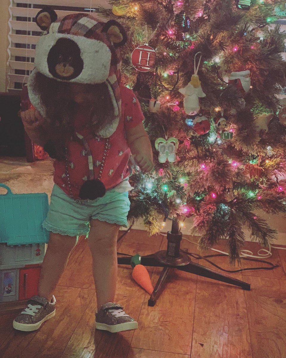 JDBrewerBooks's tweet image. Peruse for mad fashion. #heardlings #trendsetter #fashionicon