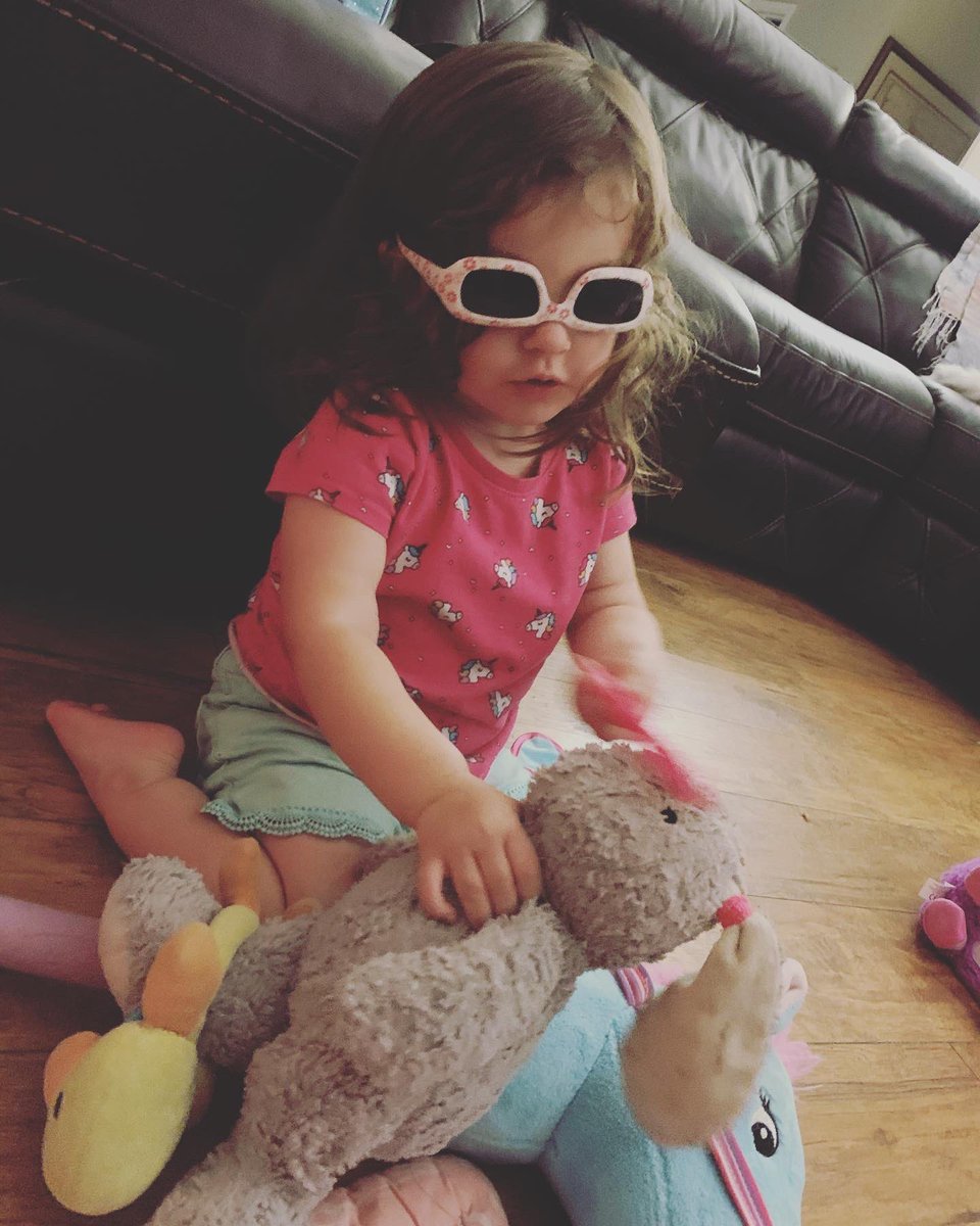 JDBrewerBooks's tweet image. Peruse for mad fashion. #heardlings #trendsetter #fashionicon