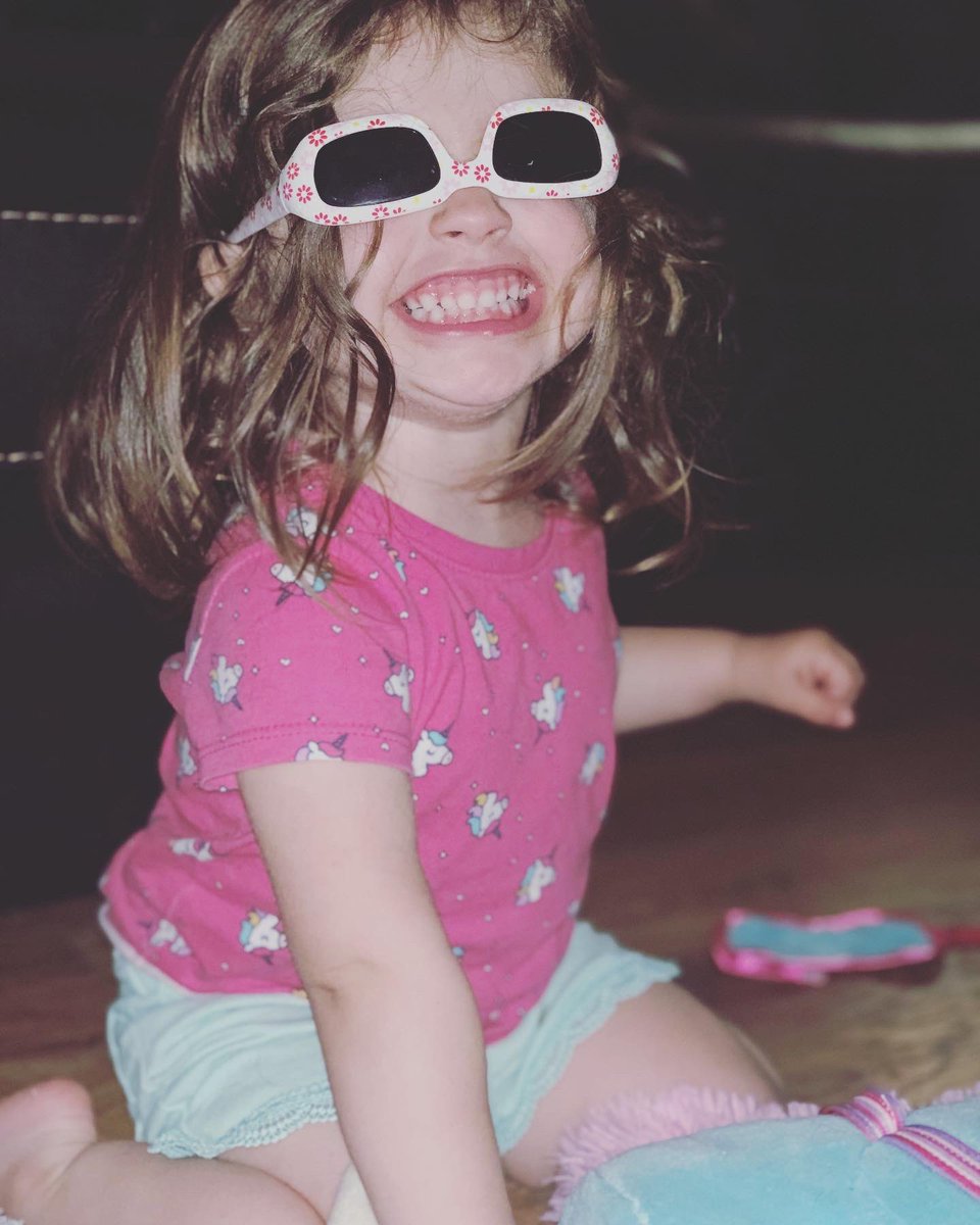 JDBrewerBooks's tweet image. Peruse for mad fashion. #heardlings #trendsetter #fashionicon