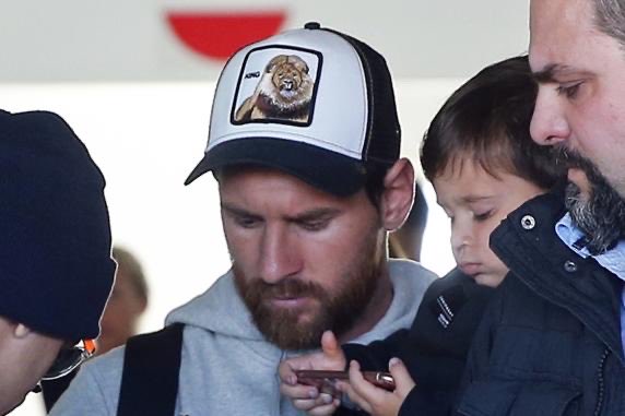 estera Mar básico Twitter 上的 GorrasDe："#Messi #BallonDor2019 y asiduo a llevar gorras  #itsagoorin #goorinbross La que el lleva en la foto 👉🏼  https://t.co/BJB7SAcD94 https://t.co/6x8wa6EqDn" / Twitter