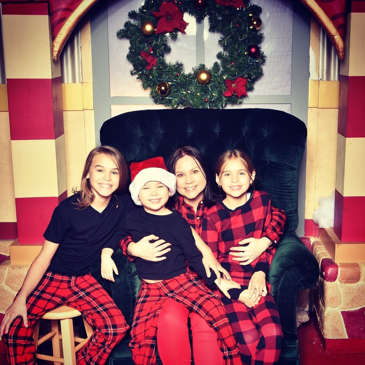 iamtiffj's tweet photo. @sprint #MerryandBrightSweepstakes https://t.co/XeNsCt9TBV