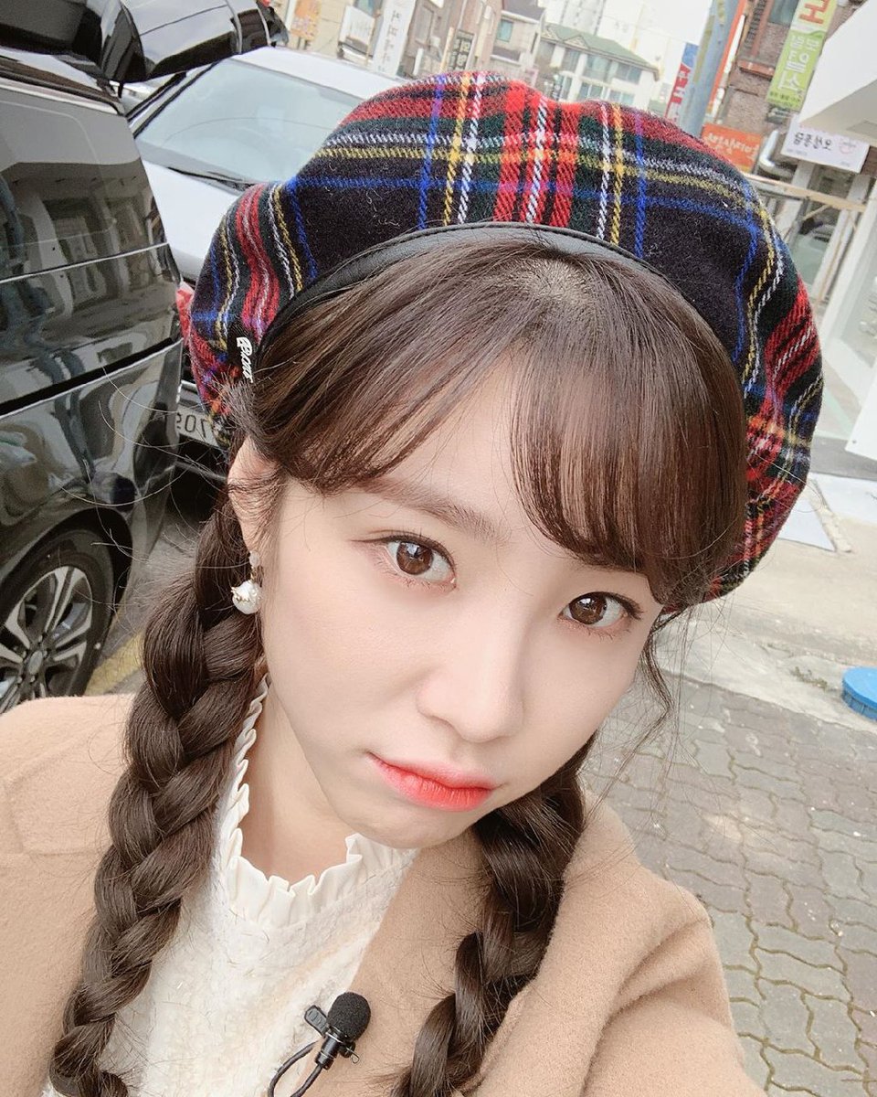 ㅤ⌠💫'전효성⌡ : ınstαgrαm uρdαte'

📷 — 나는 특별한 행사에 갔다 그래서 나는 사진을 찍었다😎✌!! Check out~ 나는 매우 행복하고 이것을 보여주고 싶었다!!💜❤

🖱tαgs: #베레모 #못잃어 ... ❤️ #어쩌다마주친 #FoxChannel #일요일밤_8시 💜