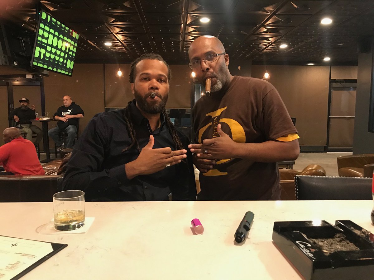 houstoniotas's tweet photo. Great night! Looking forward to the next one! #wintersolstice2019 https://t.co/zLCBWrZ9Al