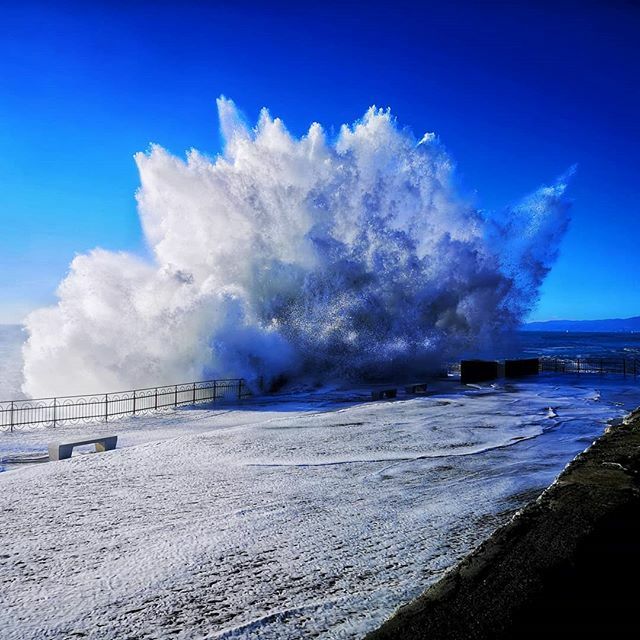 Magiko883's tweet photo. #mareggiata #liguria #genova #igersgenova #sea #laforzadellanatura https://t.co/gvXjCO7J7C https://t.co/b4c8iXgXtl