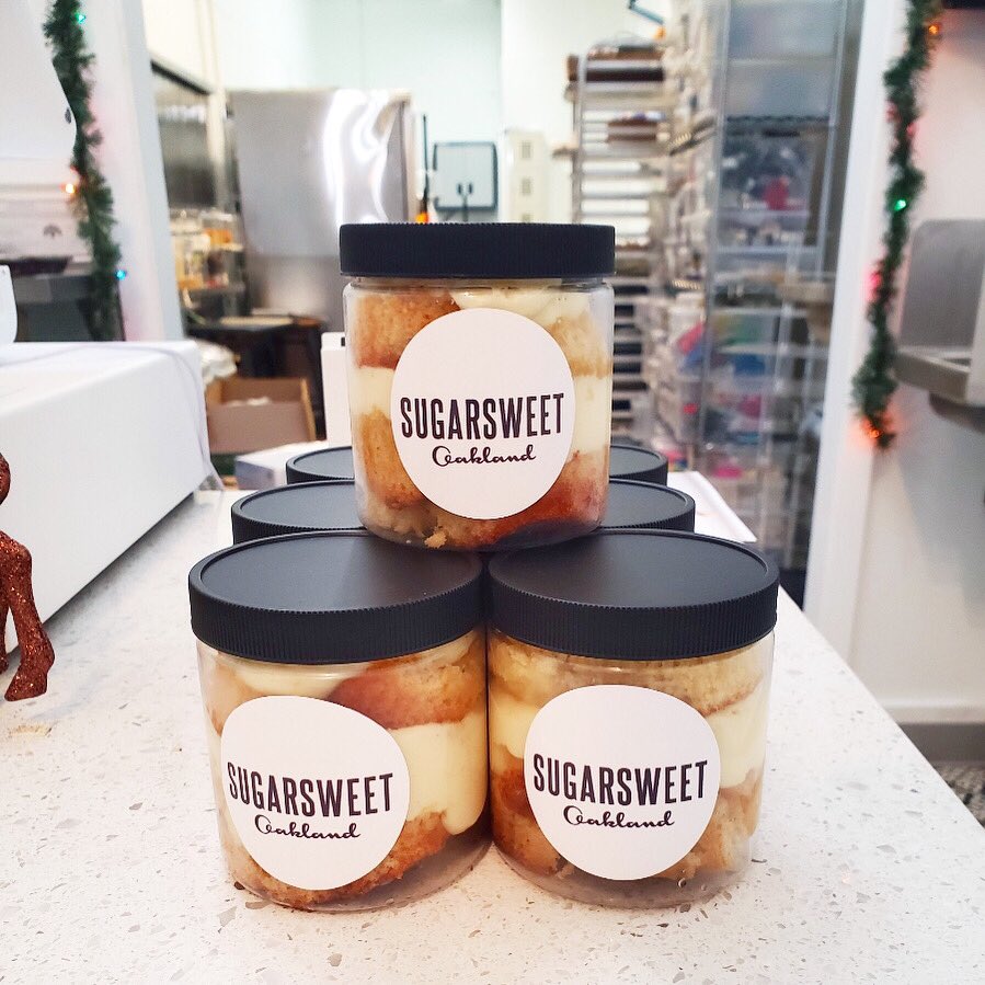 Cake Jar + 🥄 = 😃