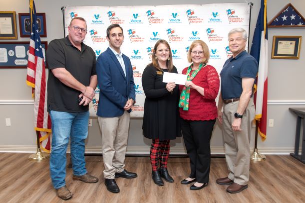 ArmyGalvest's tweet photo. We’re honored to receive a charitable donation from Valero Energy as part of the company’s sponsorship of the 2019 Valero Texas Open and Benefit for Children event in San Antonio, Texas. We appreciate your support in furthering our mission! #FUELEDBYGiving https://t.co/3vXpMWFd1d